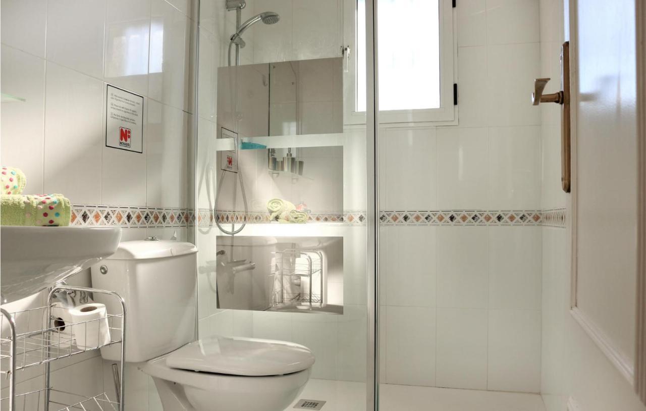 Stunning Apartment In 또레비에하 외부 사진